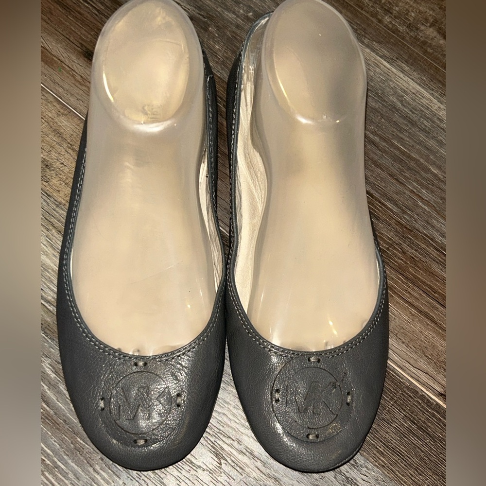 50%OFFW❤️Michael Kors Lindsay Ballet Flat grey driving shoe 7.5 S21
